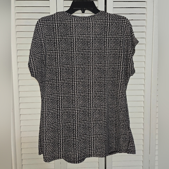 Jon & Anna Women's XL Black and White Patterned Top - Picture 7 of 11